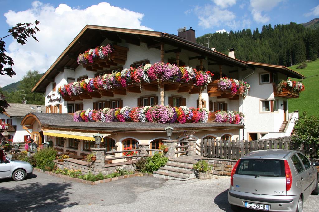 Hotel Mooserhof Sesto Kültér fotó